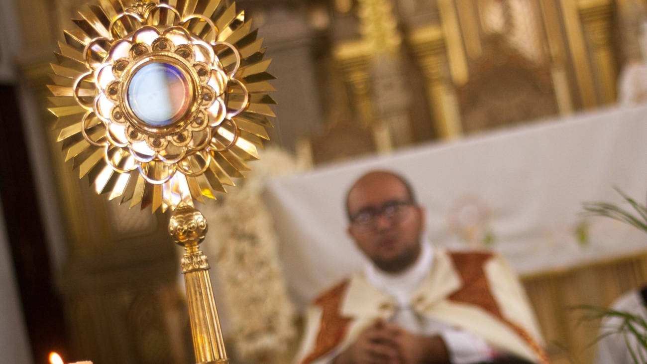 kapłan i eucharystia