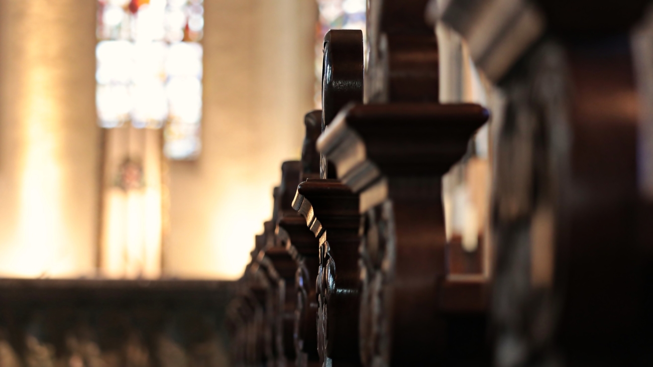 church-pews-2401405_1920