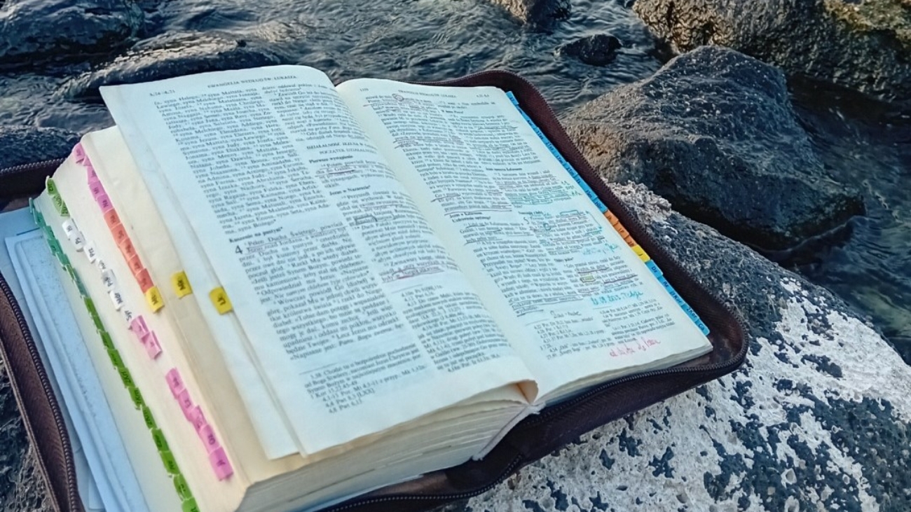 BIBLIA nad j.Genezaret
